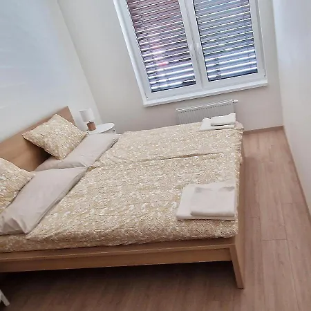 New Cozy 2 Pink 048 Apartman Pozsony